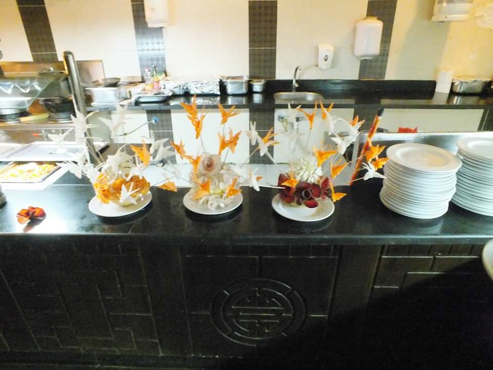 Blumenschmuck im Asiatischen Restaurant Pickalbatros Alf Leila Wa Leila Resort - Neverland Hurghada