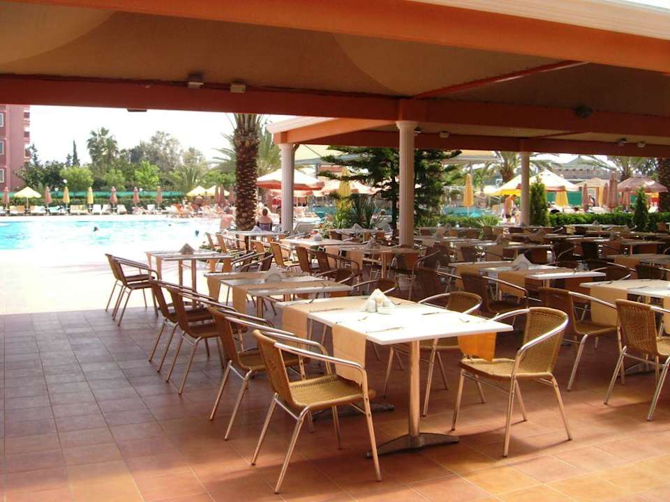 Restaurant außen Insula Resort & Spa