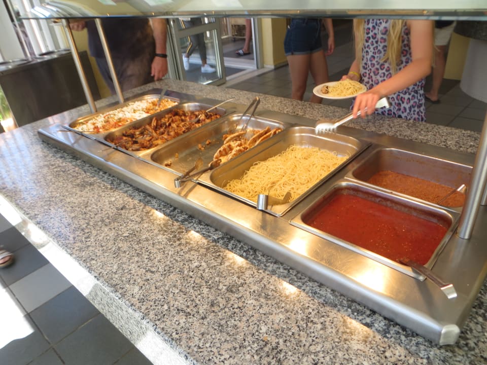 Die Mittagskantine Anissa Beach & Village