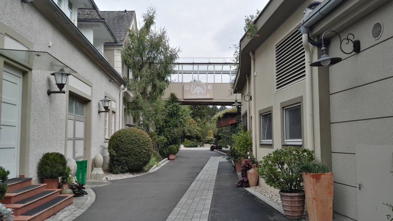 Außenansicht Garten-Hotel Ochensberger