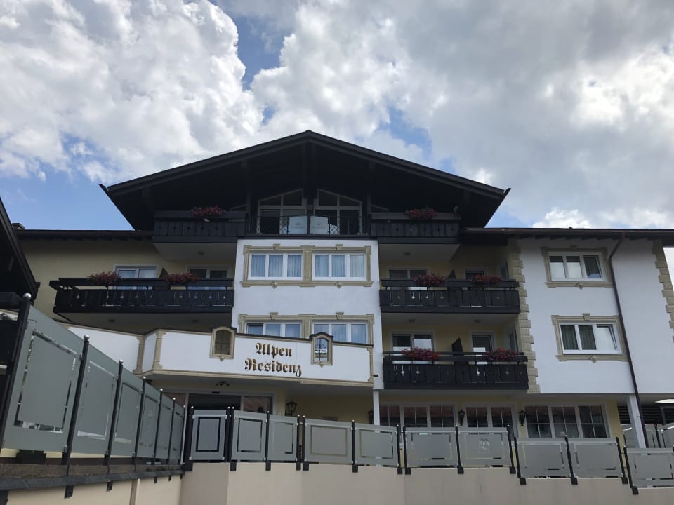 Außenansicht Parkhotel Burgmühle