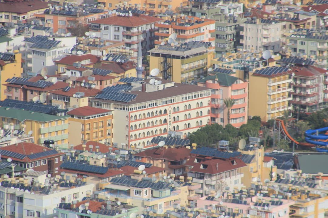 Blick von der Burg auf das Hotel Hotel Aslan City Kleopatra