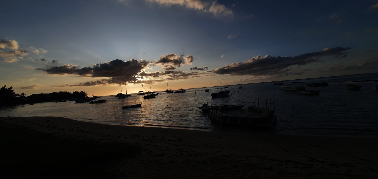 Strand Sunrise Attitude - Adults Only