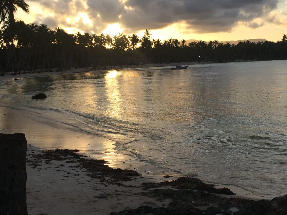 Strand Wyndham Alltra Samana