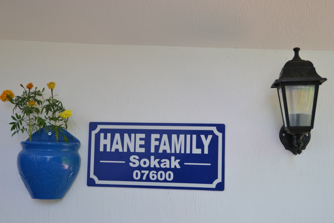 Eingang zur Allee Hane Family Resort