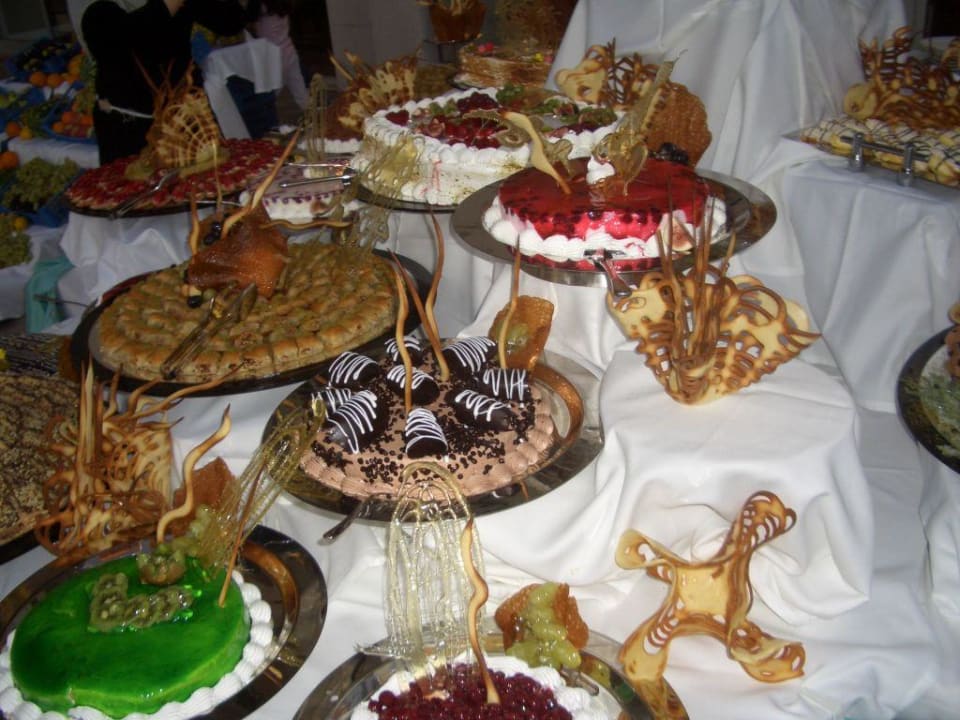 Dessert Saturn Palace Resort Hotel