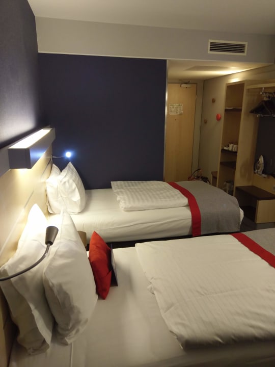 Zimmer Holiday Inn Express Berlin City Center