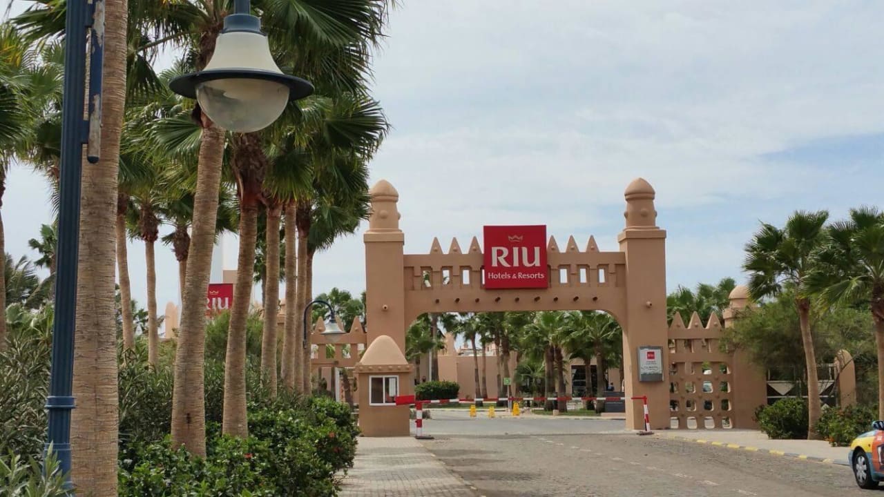Haupttor am Eingang Hotel Riu Funana