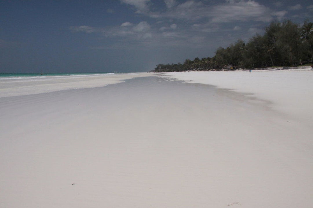 Strand Nomad Beach Resort