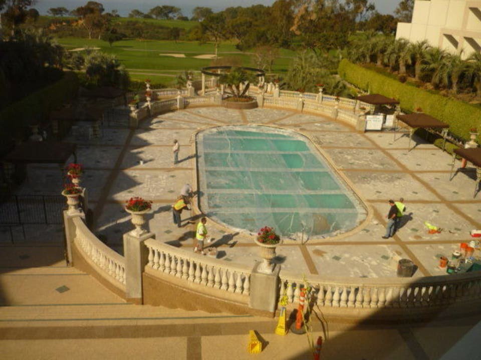 Bilder vom Pool bei Reinigung Hotel Hilton La Jolla Torrey Pines