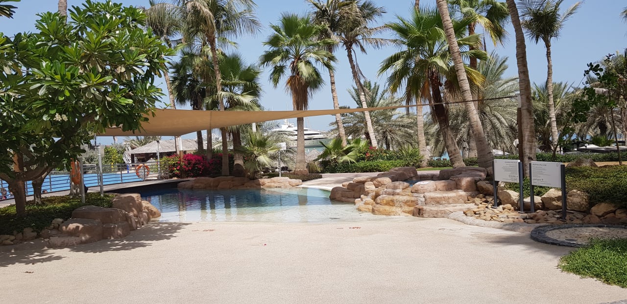 Pool Le Meridien Mina Seyahi Beach Resort & Waterpark