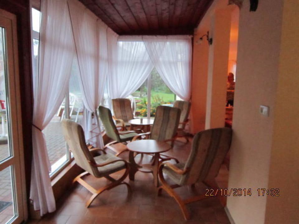 Gemütliche Sitzecke im Wintergarten Center Hotel Bronkow