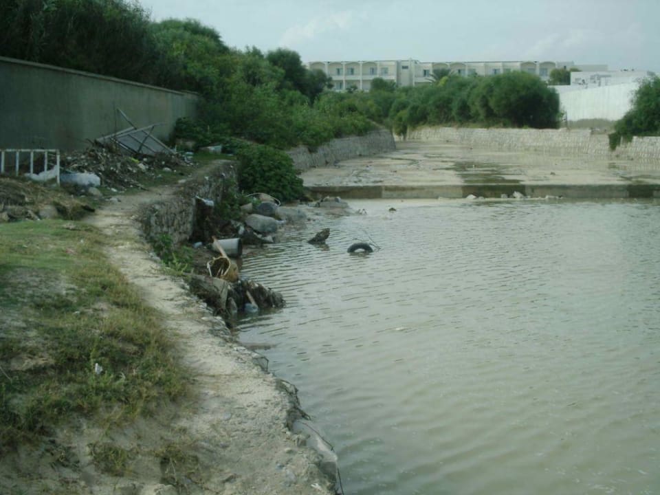Abwasserkanal Hotel Royal Nozha