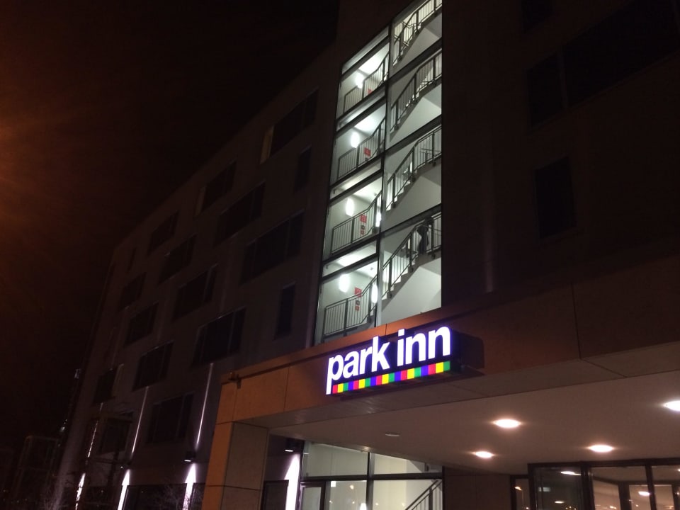 Außenansicht Park Inn by Radisson Frankfurt Airport