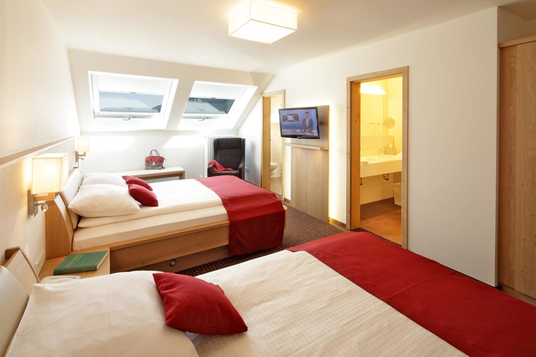 Hochfirstsuite American Bedroom Brugger's Hotelpark am See