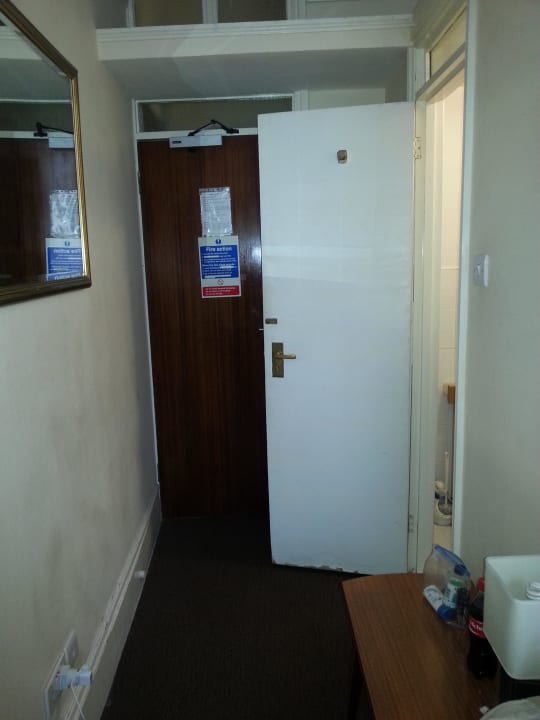 Blick zur Zimmertür Hotel St Simeon