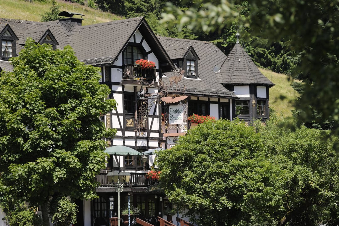 Zum Restaurant Relais Chateaux Jagdhof Glashütte