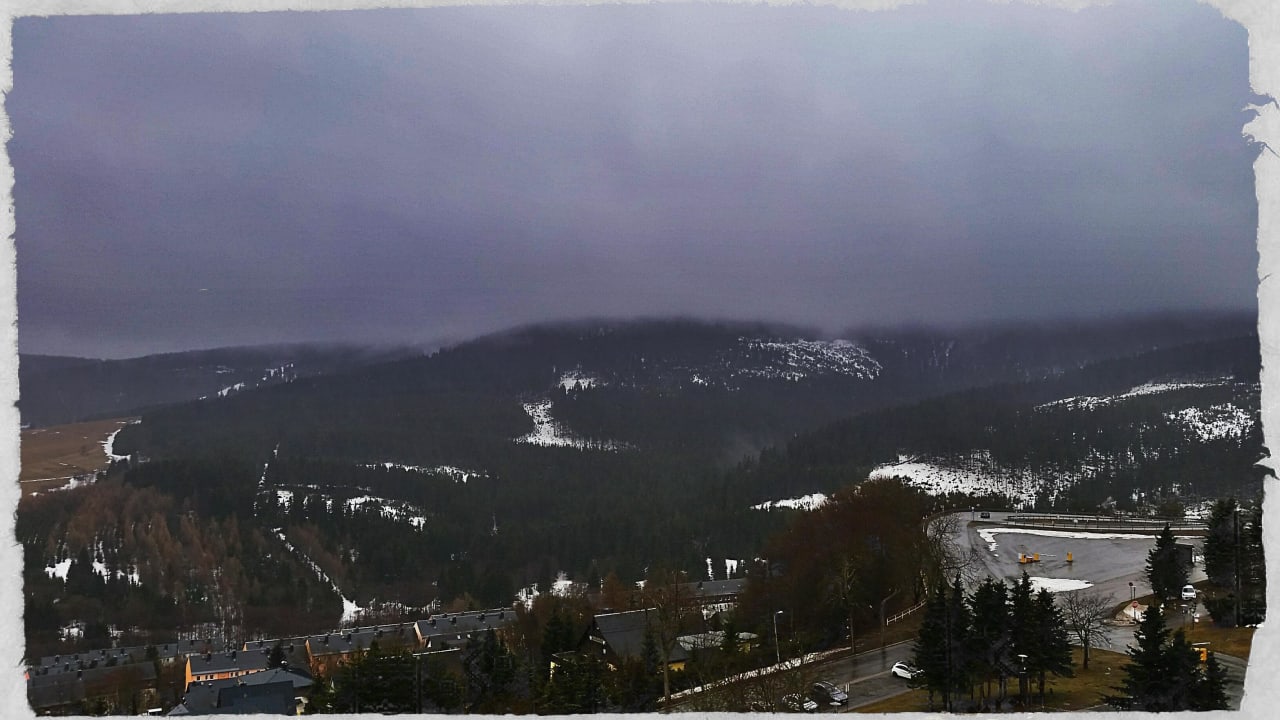 Blick aufs Nachbarland AHORN Hotel Am Fichtelberg