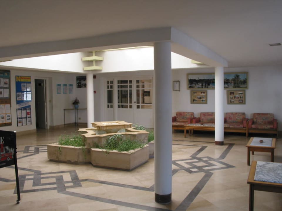 Ganz hinterer Lobbybereich Hotel Sangho Club Zarzis
