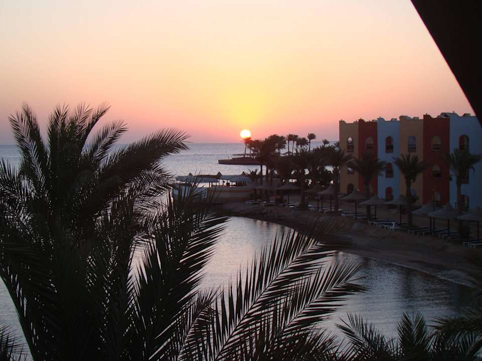 Sonnenaufgang vom Zimmer aus Arabia Azur Resort