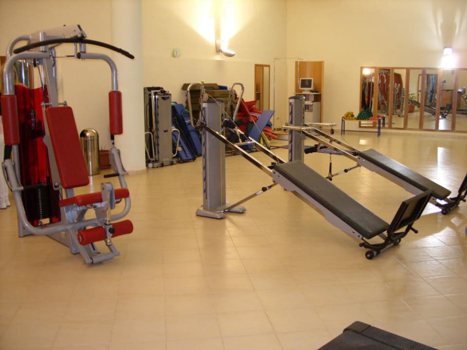 Schöner Fittnessraum Falkensteiner Club Funimation Garden Calabria