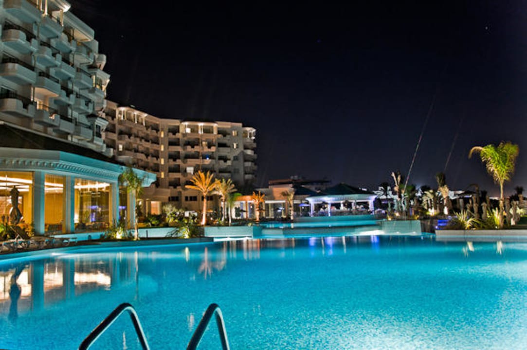 Pool bei Nacht Iberostar Selection Royal El Mansour