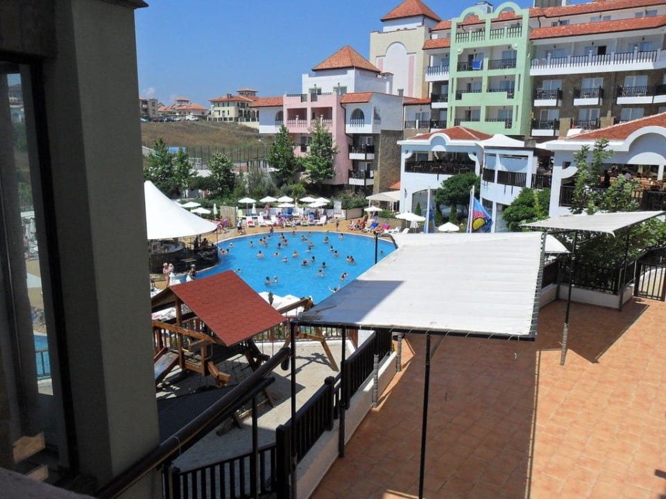 Blick auf den Pool Bella Vista Beach Club