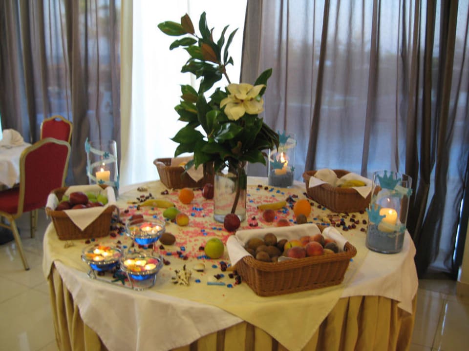 Buffet zum Griechischen Abend Afandou Bay Resort Suites
