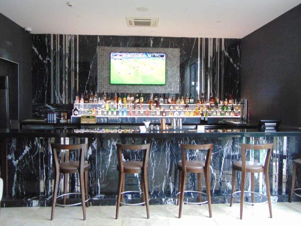 Gastro Crowne Plaza Nairobi Airport