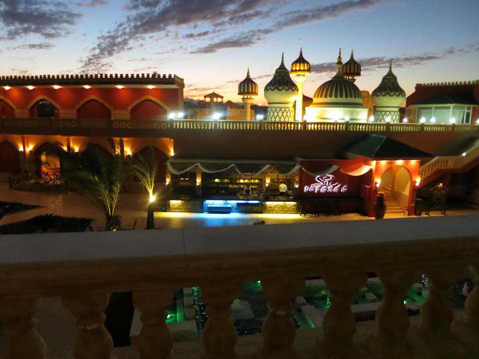 Вид с балкона Pickalbatros Alf Leila Wa Leila Resort - Neverland Hurghada