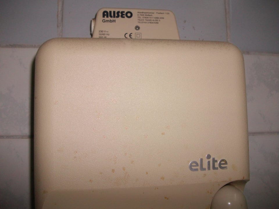 Schmutz im Bad Biyadhoo Island Resort