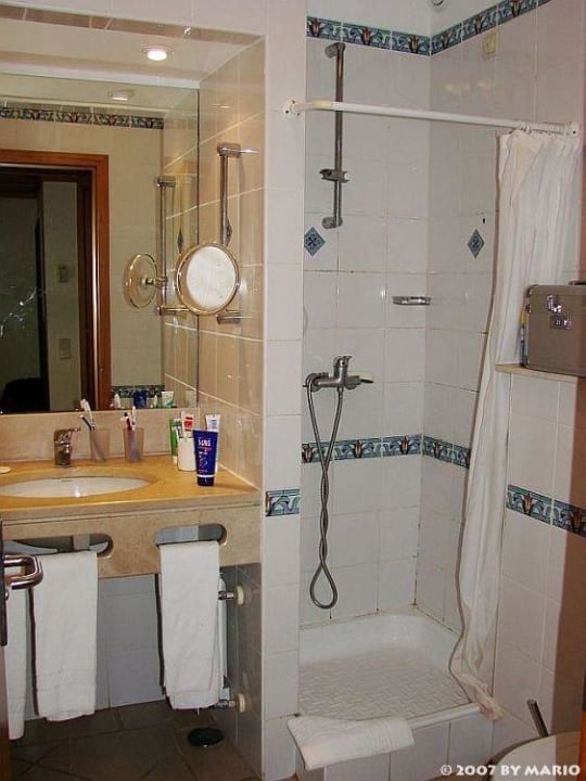 Bad des Zimmers L202 AP Adriana Beach Resort