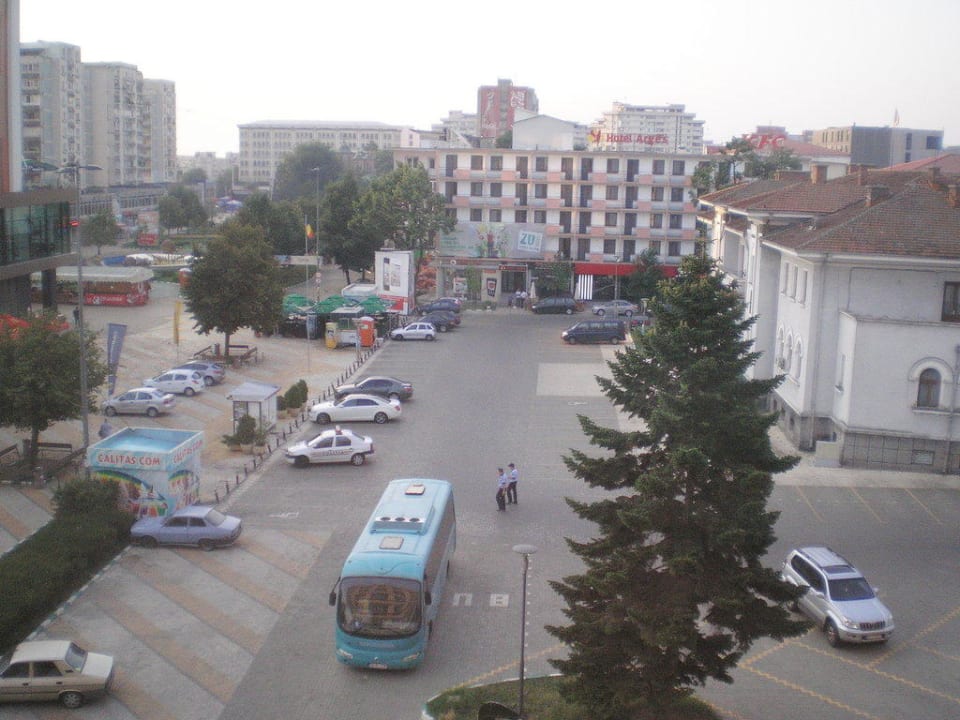 Blick auf den Hauptplatz Hotel Muntenia