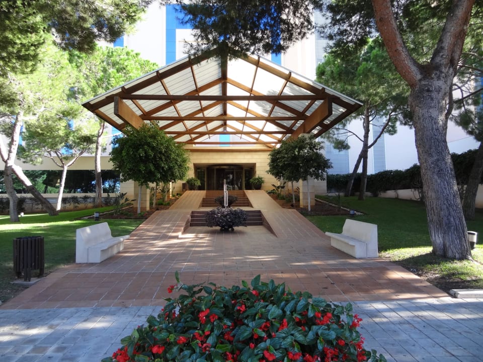 Eingang zum Hotel. Hipotels Said  Hotel