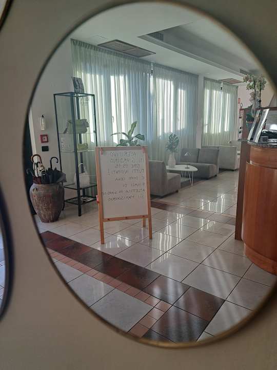 Lobby Hotel Marebello