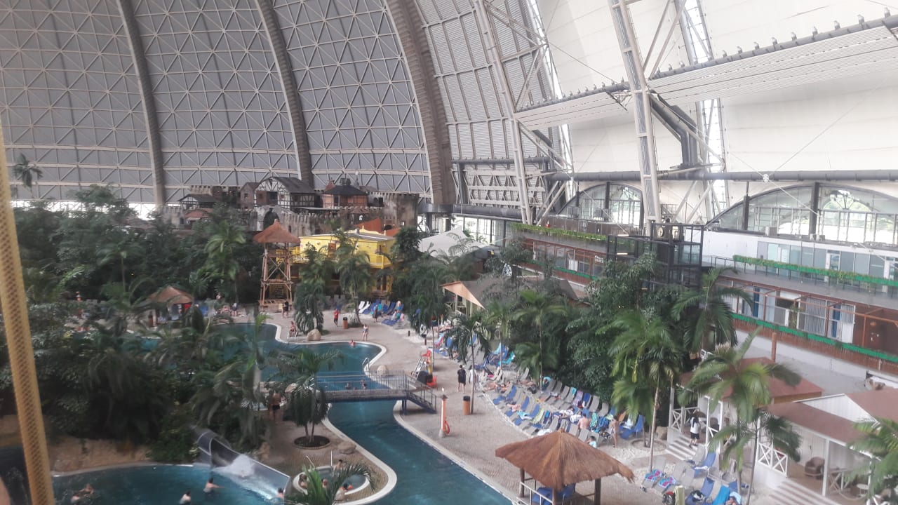 Pool Tropical Islands Resort