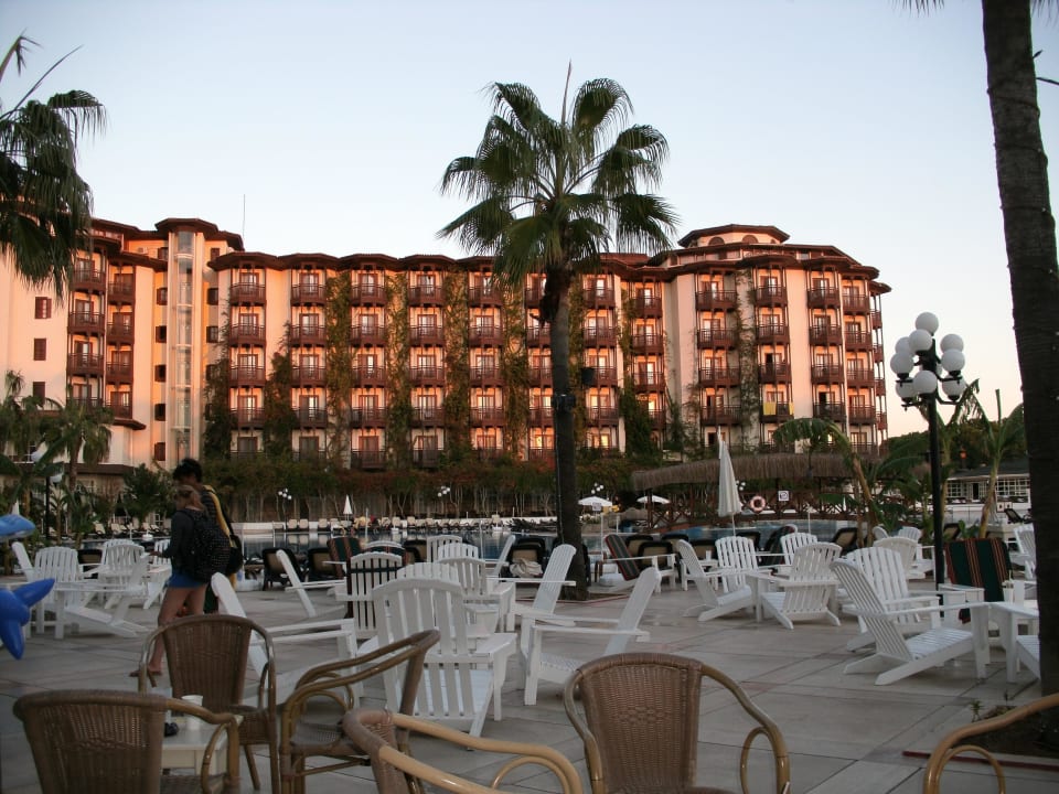 Haupthaus bei Sonnenuntergang Selectum Family Resort Belek