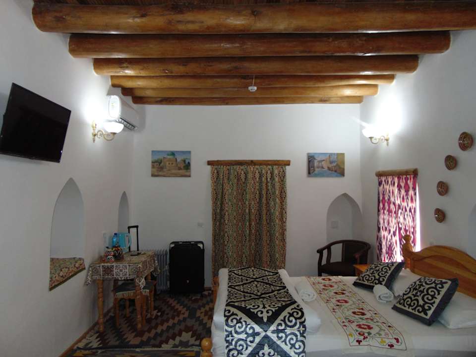 Zimmer Madrasah Polvon-Qori Boutique