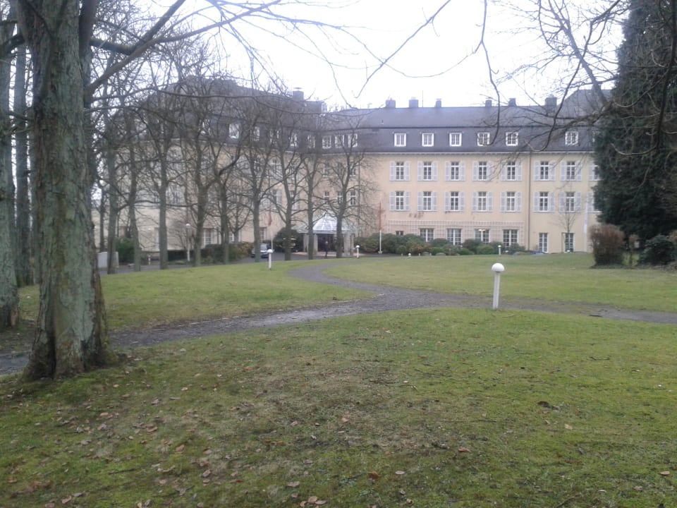 Außenansicht Steigenberger Icon Grandhotel Petersberg