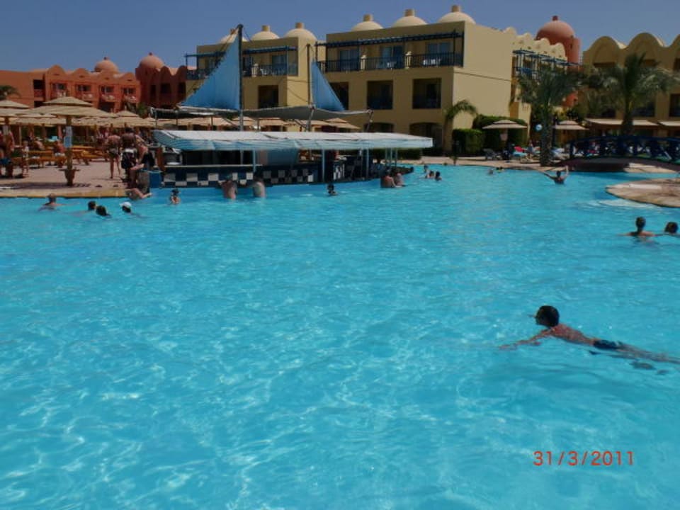 Poolbar Titanic Beach Spa & Aqua Park