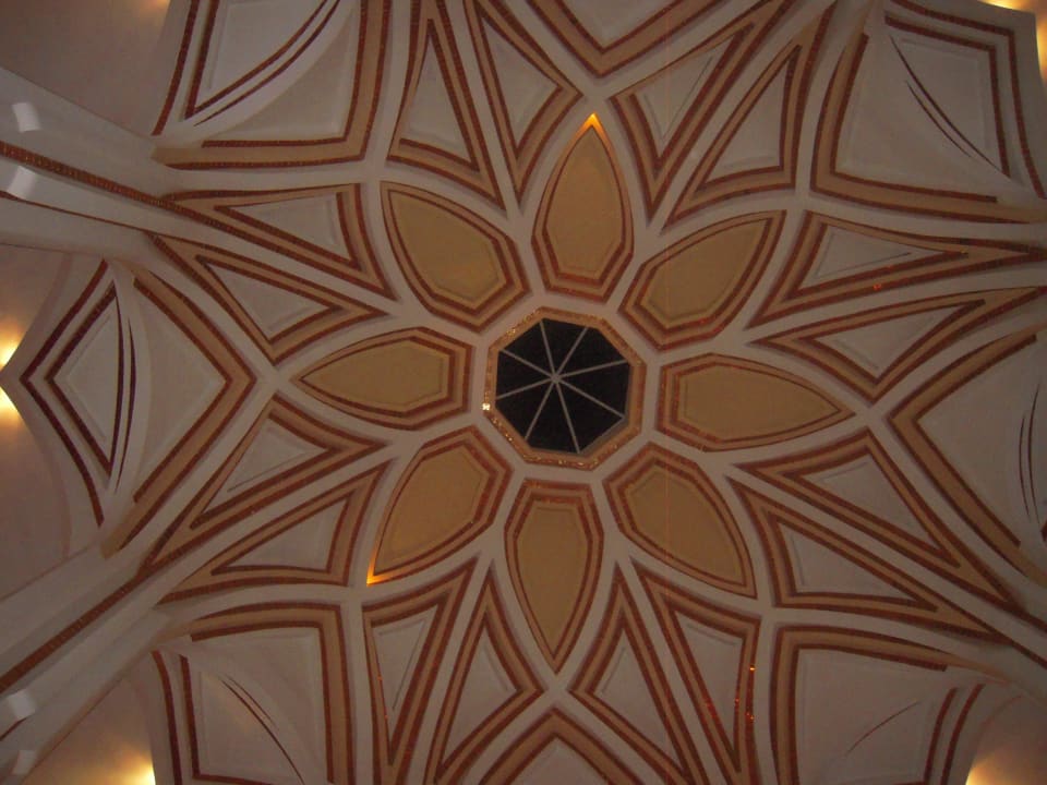 Reception Royal Tulip Taj Sultan