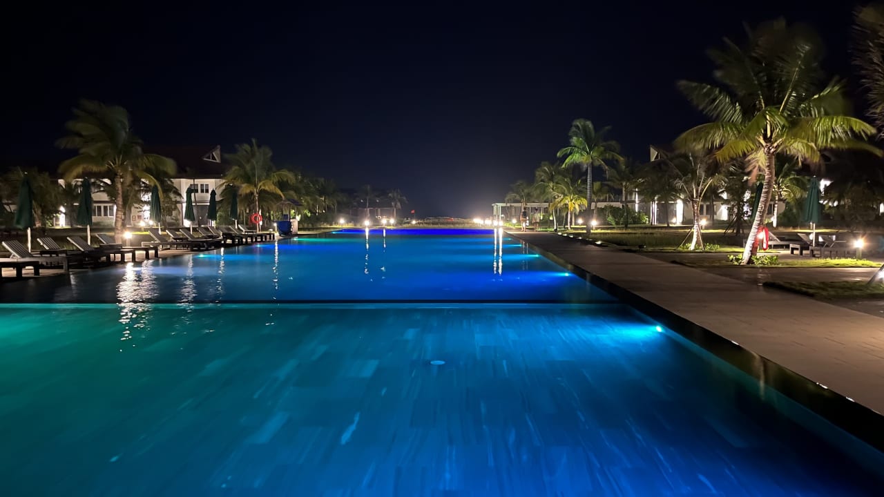 Pool ROBINSON NAM HOI AN