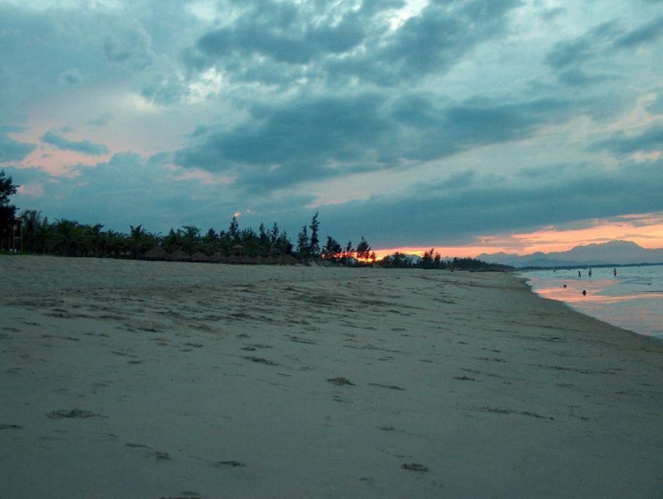 Strand Palm Garden Beach Resort & Spa
