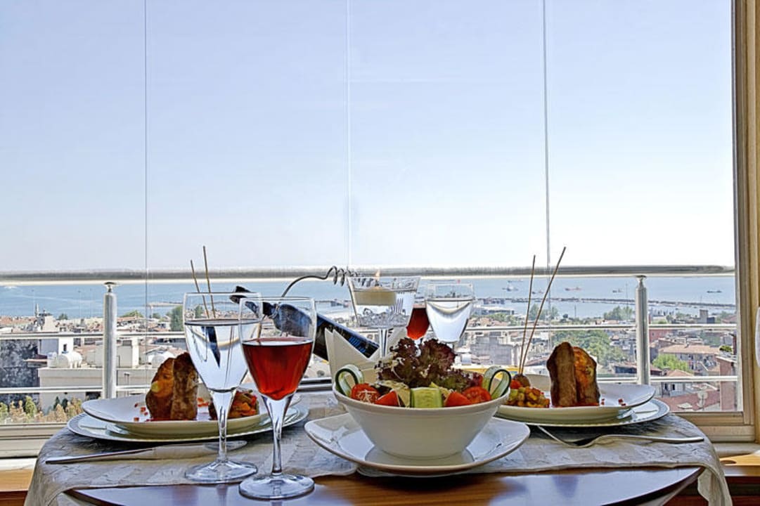 Sea view Hotel Q Inn