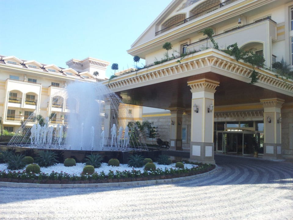 Eingangsbereich mit Springbrunnen Diamond Excellence Resort & Spa