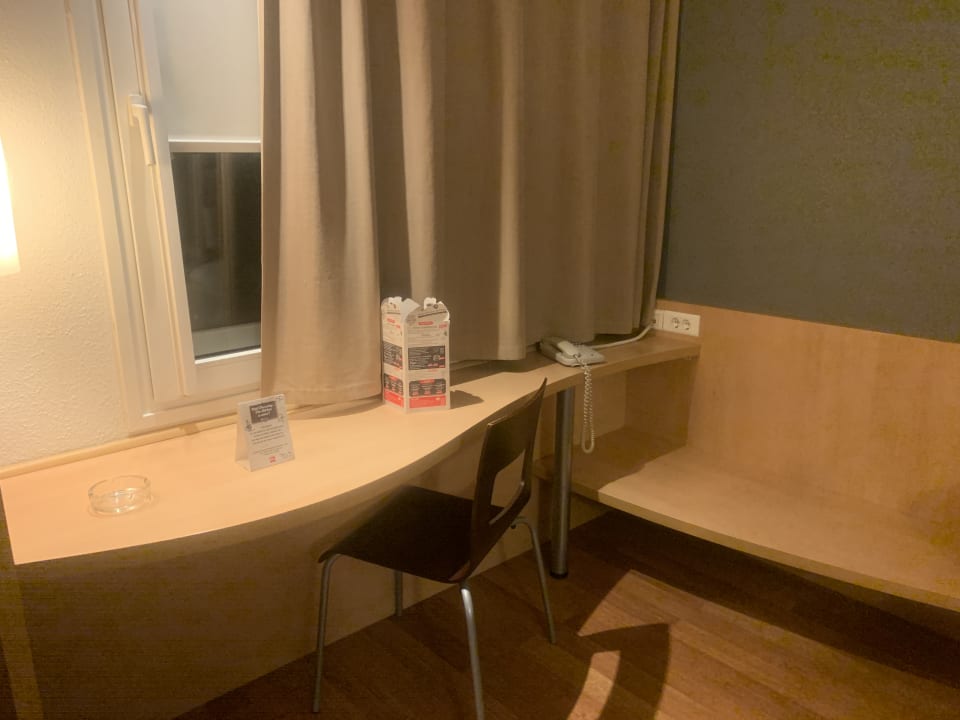 Zimmer Hotel Ibis Barcelona Cornella