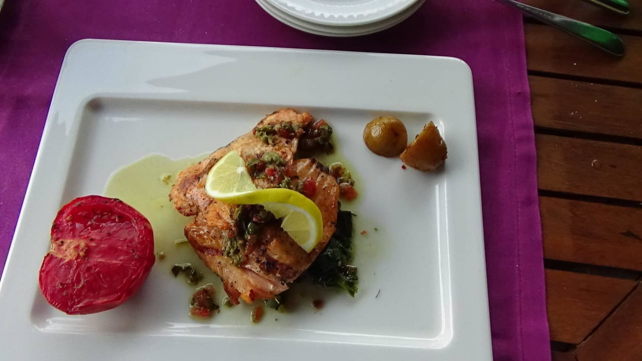 Steakhaus- Lachs Gloria Serenity Resort