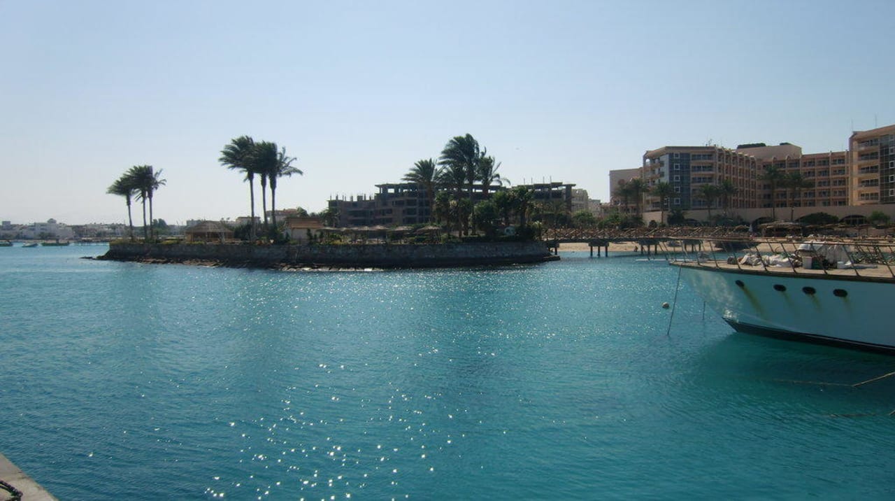 Blick auf die Insel und Hotel und Nachbarruine Marriott Hurghada Beach Resort