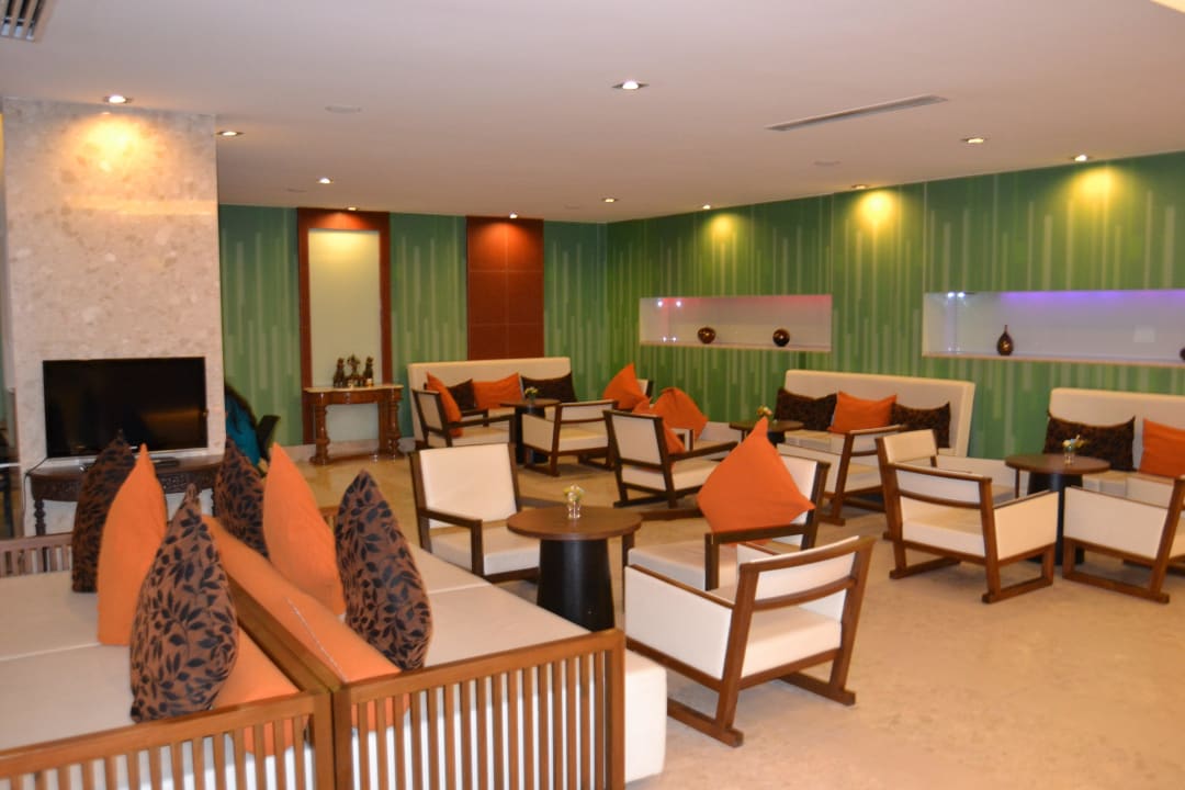 Lobby und Computer Hotel Grand Jomtien Palace