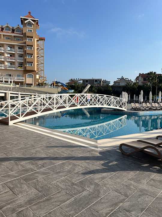 Pool Side Mare Resort & Spa